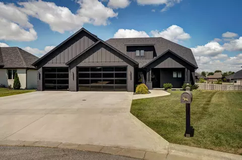 1527 N Edgemont Cir, Springfield, MO 65802