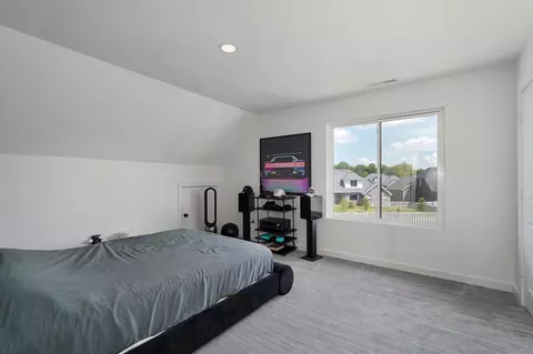 Bedroom - 1527 N Edgemont Cir, Springfield, MO 65802 photo 6 of 6
