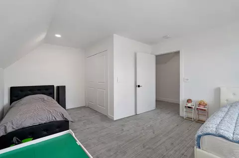 Bedroom - 1527 N Edgemont Cir, Springfield, MO 65802 photo 5 of 6
