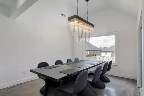 Dining - 1527 N Edgemont Cir, Springfield, MO 65802 photo 1 of 2