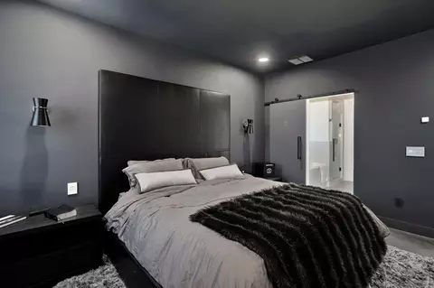 Bedroom - 1527 N Edgemont Cir, Springfield, MO 65802 photo 2 of 6