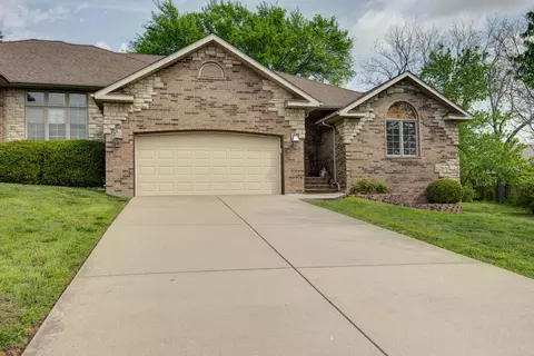329 E Lafayette St, Springfield, MO 65810