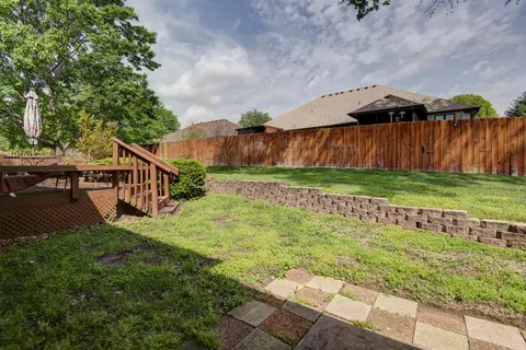 Exterior - 329 E Lafayette St, Springfield, MO 65810 photo 2 of 3