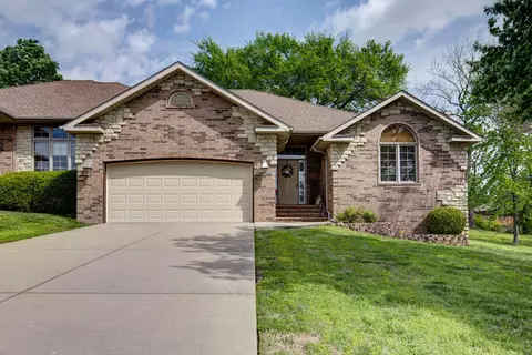 Exterior - 329 E Lafayette St, Springfield, MO 65810 photo 3 of 3