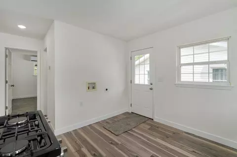 Entry Way - 733 N Warren Ave, Springfield, MO 65802 photo 1 of 1