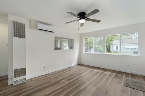 Living - 733 N Warren Ave, Springfield, MO 65802 photo 2 of 3