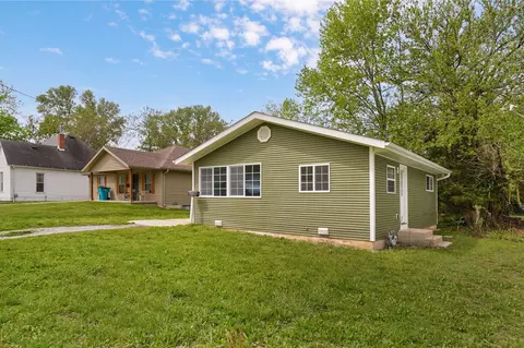 Exterior - 733 N Warren Ave, Springfield, MO 65802 photo 2 of 6