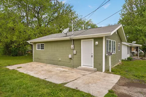 Exterior - 733 N Warren Ave, Springfield, MO 65802 photo 3 of 6