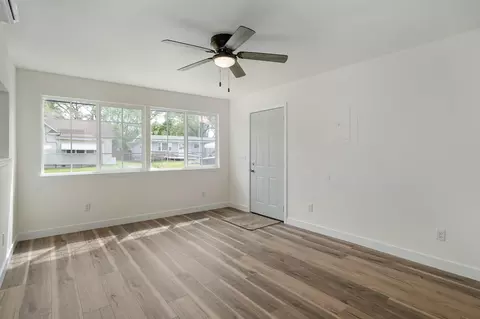 Living - 733 N Warren Ave, Springfield, MO 65802 photo 3 of 3