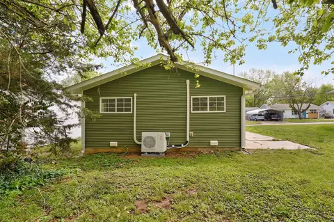 Exterior - 733 N Warren Ave, Springfield, MO 65802 photo 6 of 6