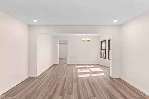 Living - 2104 S Hillcrest Ave, Springfield, MO 65807 photo 4 of 9
