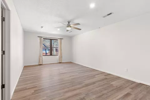 Living - 2104 S Hillcrest Ave, Springfield, MO 65807 photo 9 of 9
