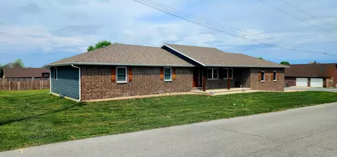 801 Kenny St, Ava, MO 65608 photo 2