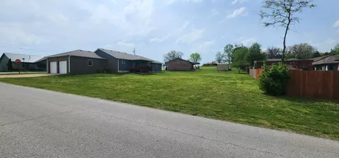 801 Kenny St, Ava, MO 65608 photo 4