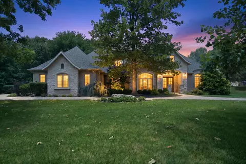 Exterior - 3309 E Sommerset Rd, Springfield, MO 65804 photo 2 of 18