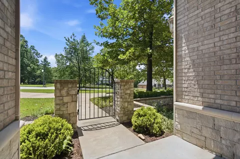 Exterior - 3309 E Sommerset Rd, Springfield, MO 65804 photo 11 of 18