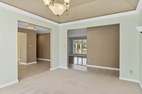 Living - 2747 E Rocklyn Rd, Springfield, MO 65804 photo 4 of 23