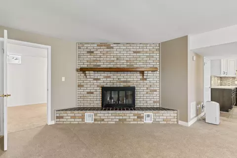Living - 2747 E Rocklyn Rd, Springfield, MO 65804 photo 17 of 23