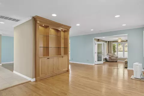 Living - 2747 E Rocklyn Rd, Springfield, MO 65804 photo 11 of 23