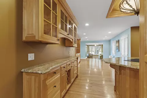 Entry Way - 2747 E Rocklyn Rd, Springfield, MO 65804 photo 4 of 4