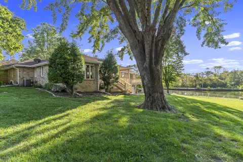 Exterior - 2747 E Rocklyn Rd, Springfield, MO 65804 photo 9 of 21