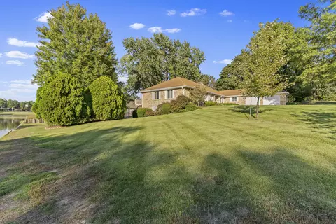Exterior - 2747 E Rocklyn Rd, Springfield, MO 65804 photo 5 of 21