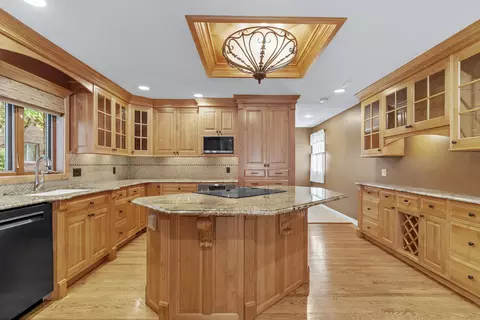 Kitchen - 2747 E Rocklyn Rd, Springfield, MO 65804 photo 1 of 12
