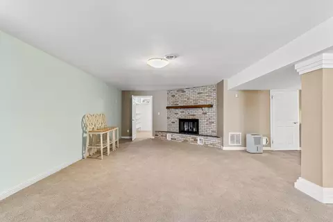 Living - 2747 E Rocklyn Rd, Springfield, MO 65804 photo 16 of 23