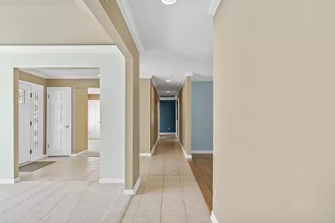 Entry Way - 2747 E Rocklyn Rd, Springfield, MO 65804 photo 3 of 4