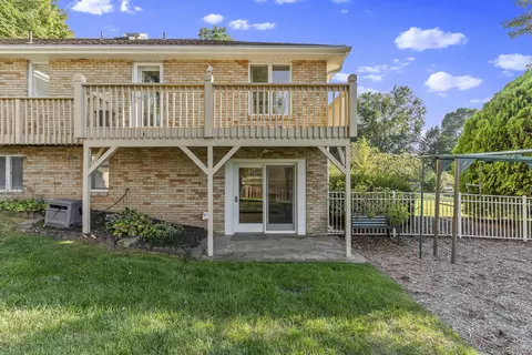 Exterior - 2747 E Rocklyn Rd, Springfield, MO 65804 photo 11 of 21