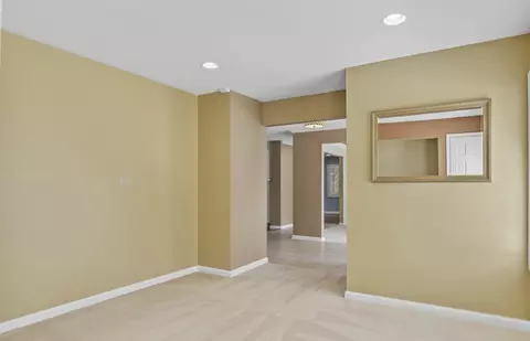 Living - 2747 E Rocklyn Rd, Springfield, MO 65804 photo 14 of 23