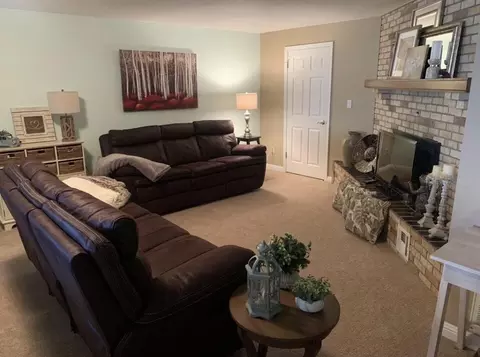 Living - 2747 E Rocklyn Rd, Springfield, MO 65804 photo 21 of 23