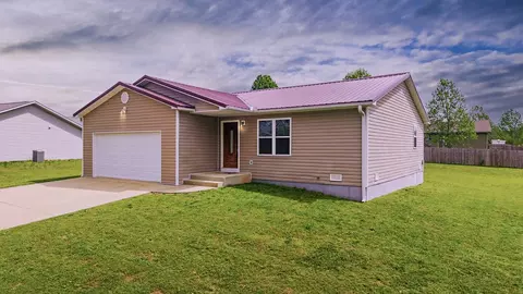 1608 Amy St, West Plains, MO 65775