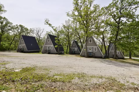 288 Black Oak Resort Ln, Lampe, MO 65681
