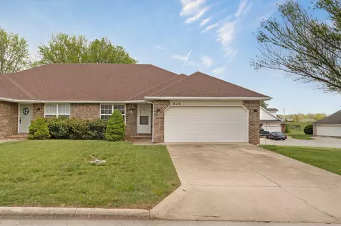816 Foxx Dr, Nixa, MO 65714