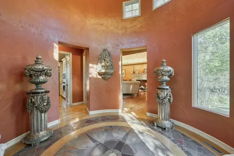 Entry Way - 4851 S Landon Ct, Springfield, MO 65810 photo 4 of 10