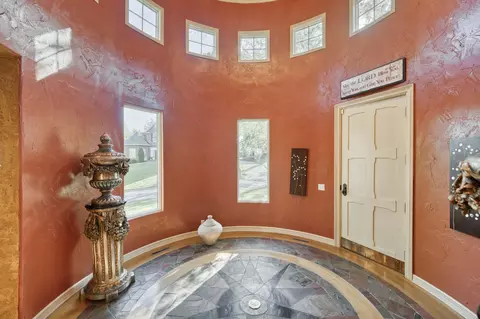 Entry Way - 4851 S Landon Ct, Springfield, MO 65810 photo 2 of 10