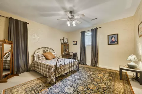 Bedroom - 4851 S Landon Ct, Springfield, MO 65810 photo 5 of 8