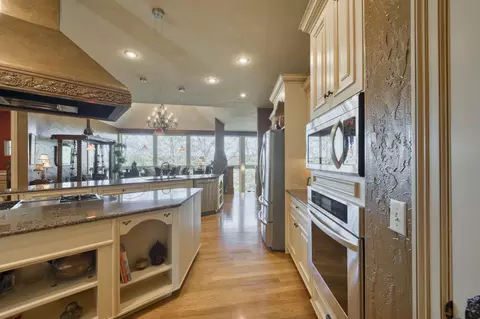 Kitchen - 4851 S Landon Ct, Springfield, MO 65810 photo 1 of 9