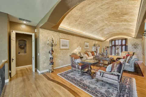 Living - 4851 S Landon Ct, Springfield, MO 65810 photo 2 of 11