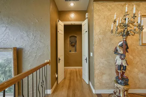 Entry Way - 4851 S Landon Ct, Springfield, MO 65810 photo 7 of 10