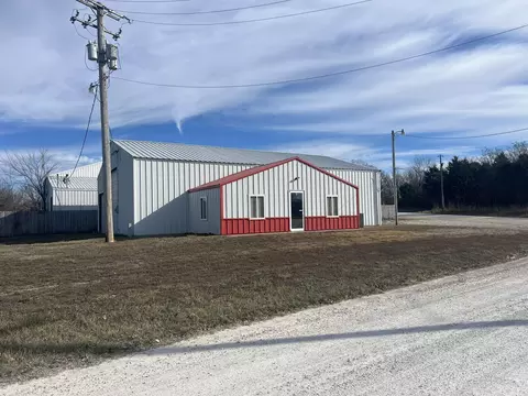 3 Petunia Dr, Louisburg, MO 65685