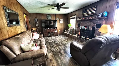 Living - 8653 State Highway C, Purdy, MO 65734 photo 2 of 3