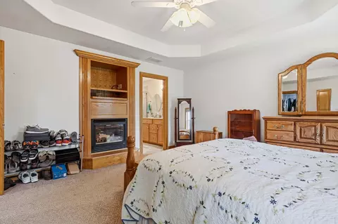 Bedroom - 1229 E 425th Rd, Bolivar, MO 65613 photo 2 of 10
