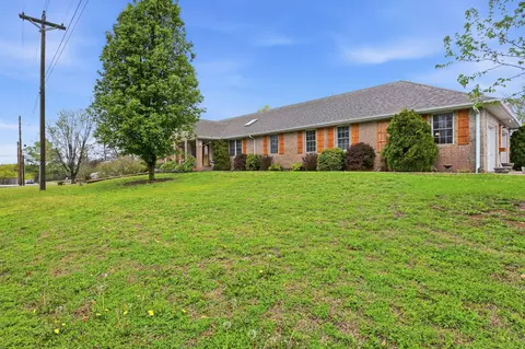Exterior - 1229 E 425th Rd, Bolivar, MO 65613 photo 7 of 7