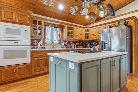 Kitchen - 1229 E 425th Rd, Bolivar, MO 65613 photo 3 of 5