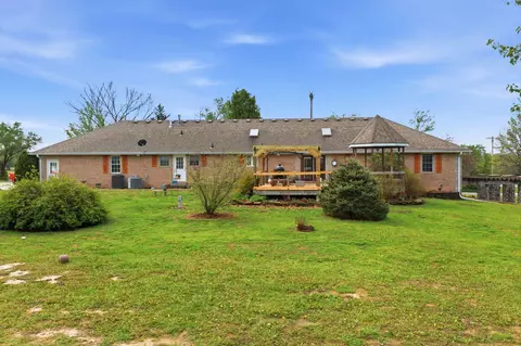 Exterior - 1229 E 425th Rd, Bolivar, MO 65613 photo 4 of 7