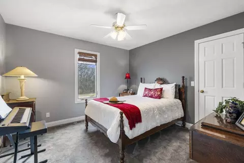 Bedroom - 3550 W Morningside Pl, Springfield, MO 65807 photo 3 of 4