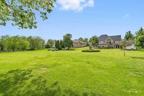Exterior - 3550 W Morningside Pl, Springfield, MO 65807 photo 9 of 14