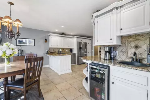 Kitchen - 3550 W Morningside Pl, Springfield, MO 65807 photo 4 of 5
